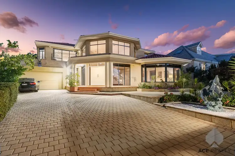 14 Challenger Place, Melville WA 6156
