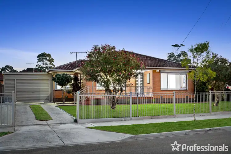 10 Ravenslea Crescent, Deer Park VIC 3023