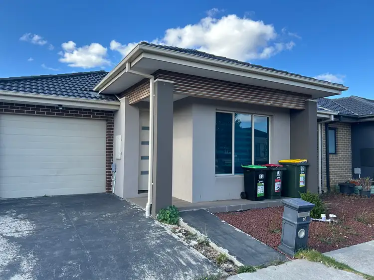 16 Bastings Avenue, Mickleham VIC 3064