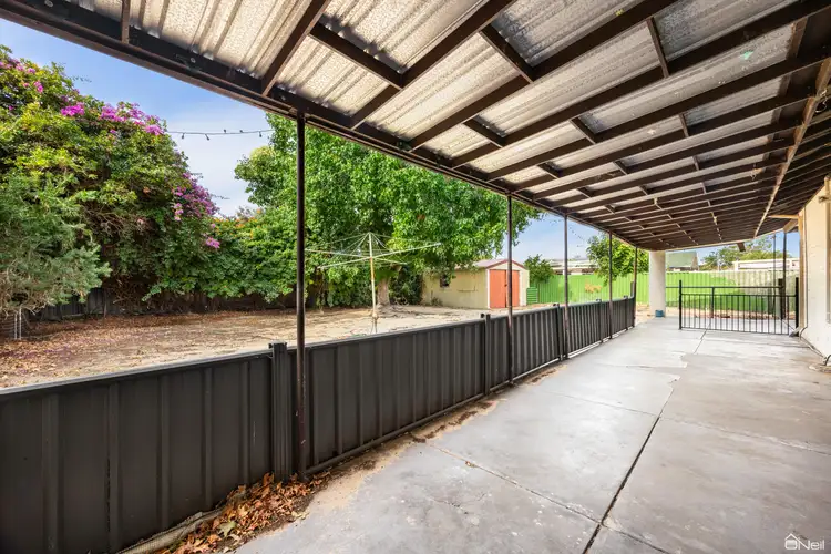 Fifth view of Homely house listing, 15 Lindy Way, Camillo WA 6111
