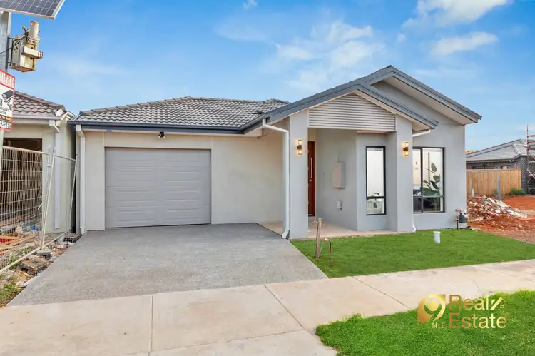 Second view of Homely house listing, 31 MISTLETOE DR, Strathtulloh VIC 3338
