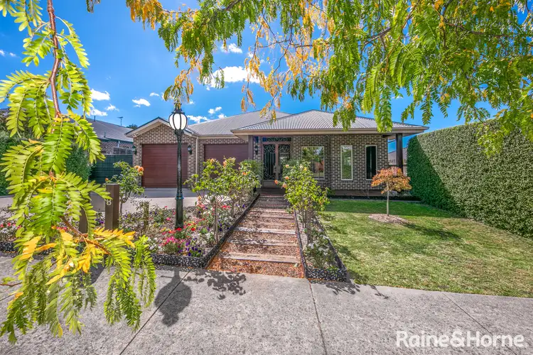8 Tuxedo Drive, Gisborne VIC 3437