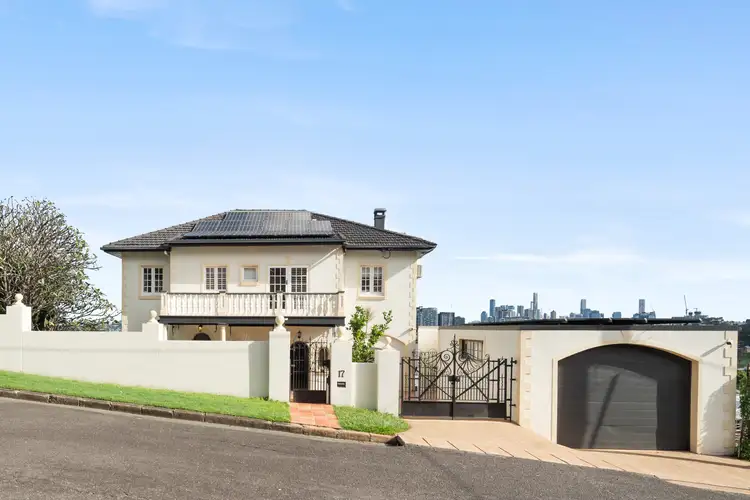 17 Dickson Terrace, Hamilton QLD 4007