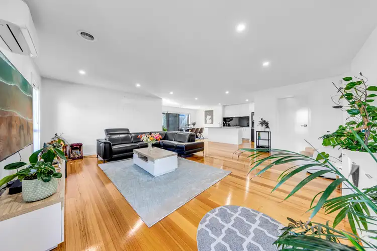 Fifth view of Homely house listing, 31 Sommeville Drive, Roxburgh Park VIC 3064