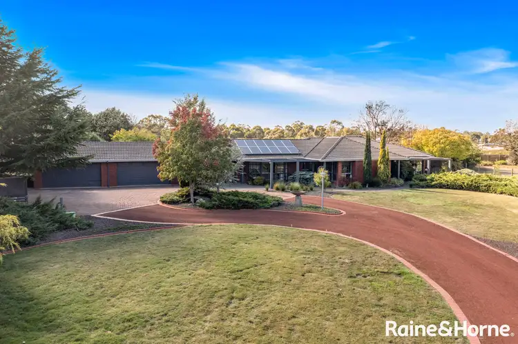 2 Slattery Crescent, Gisborne VIC 3437