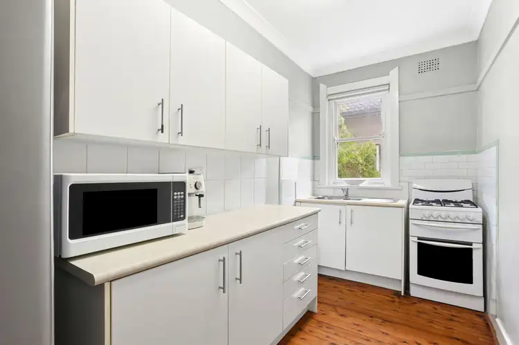 Fifth view of Homely apartment listing, 2/31 Oakley Road, North Bondi NSW 2026