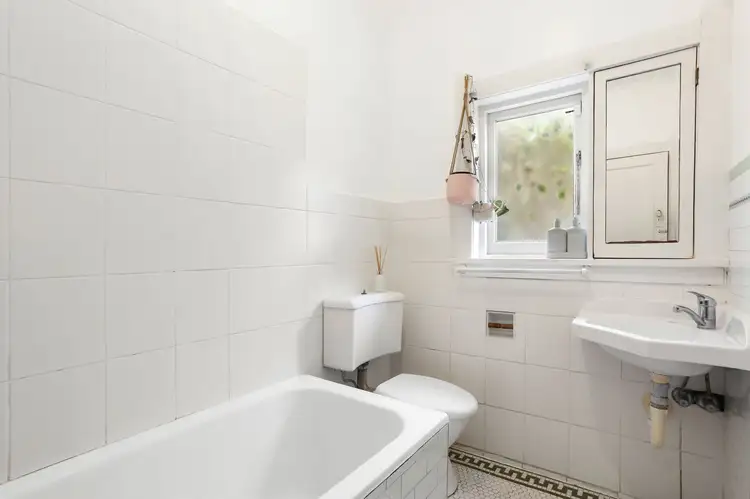 Sixth view of Homely apartment listing, 2/31 Oakley Road, North Bondi NSW 2026