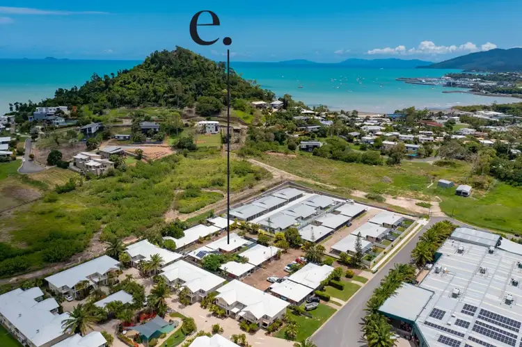 6/20 Pandanus Drive, Cannonvale QLD 4802