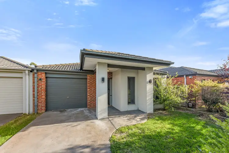 10 Kess Grove, Lyndhurst VIC 3975