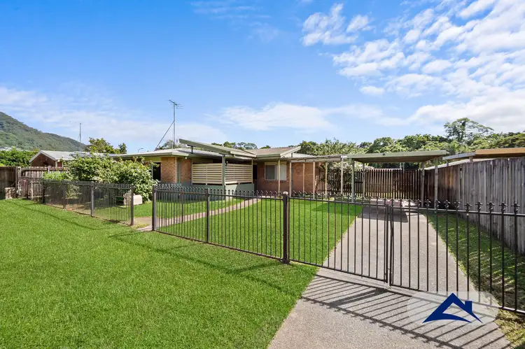 10 Gribble Street, Mooroobool QLD 4870