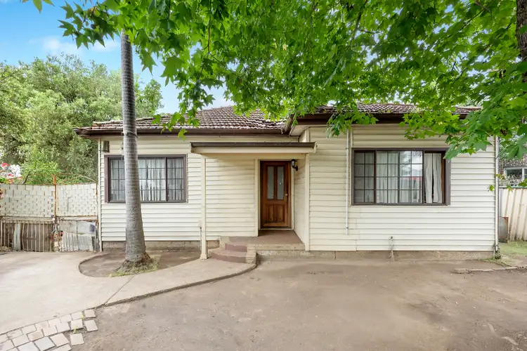 82 Bonds Road, Roselands NSW 2196