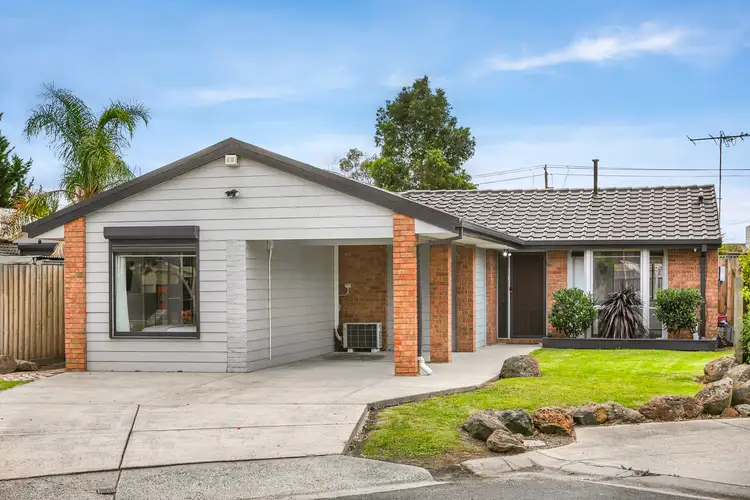17 Strathconnon Square