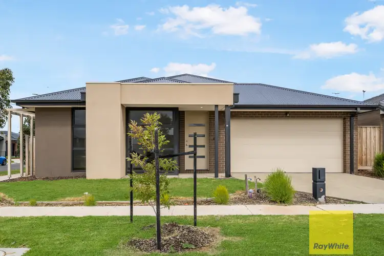 16 Heathwren View, Werribee VIC 3030