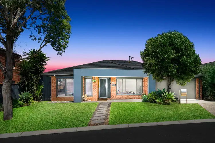 54 Yellow Gum Way, Manor Lakes VIC 3024