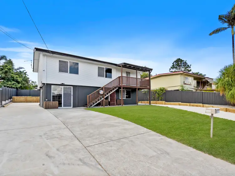 11 Oaklands Ave, Woodridge QLD 4114
