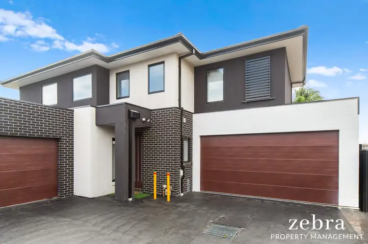 2/1 Luscombe Avenue, Carrum Downs VIC 3201