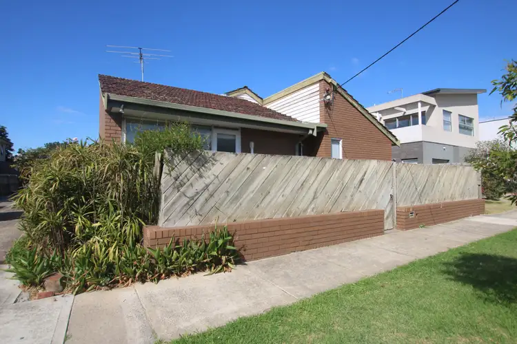 6 Mclean Street