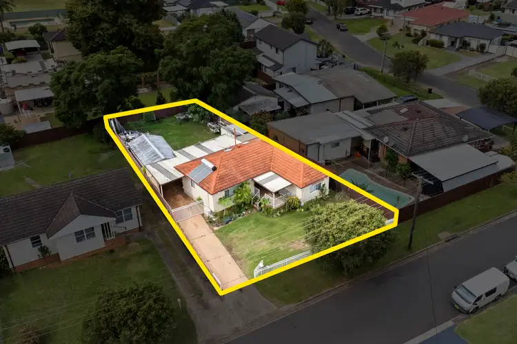 8 Gibb Avenue, Casula NSW 2170