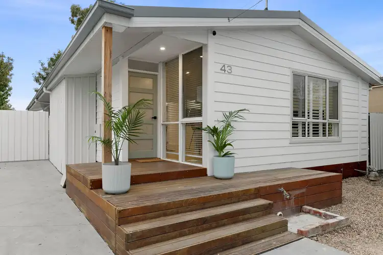 43 Heysen Drive