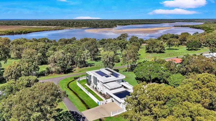 51 McIntosh Avenue, Elliott Heads QLD 4670