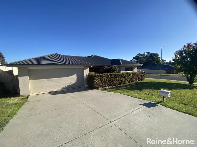 29 Molloy Drive, Orange NSW 2800
