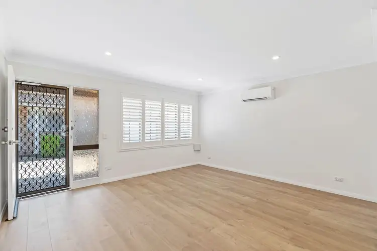16 Fraser Road