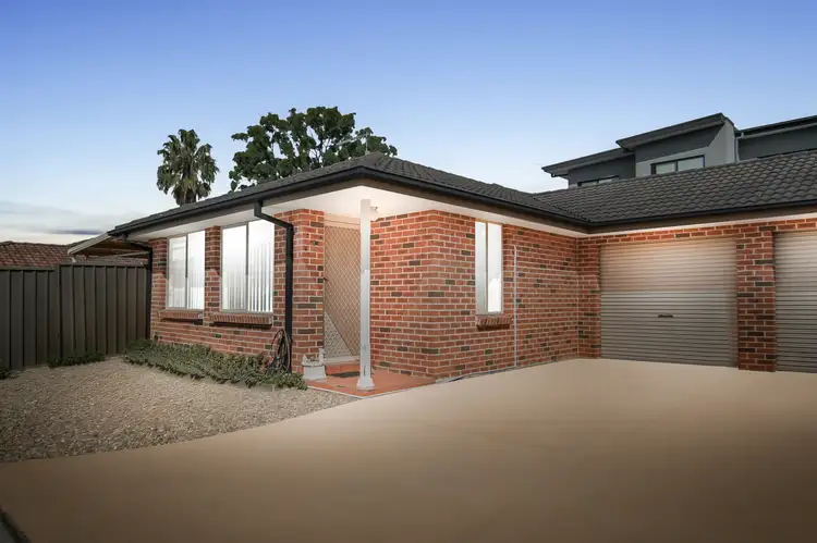 102 Glossop Street