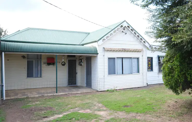 98 Lawrence Street, Inverell NSW 2360