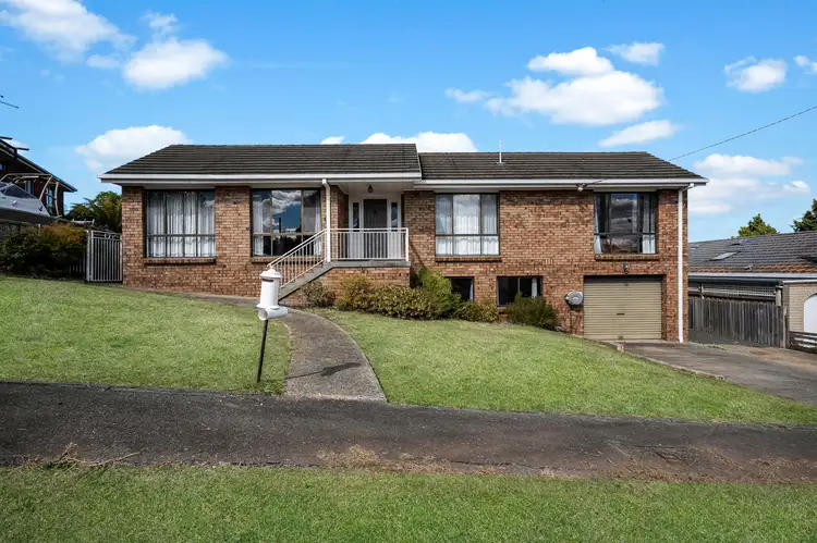 16 Mallard Place, Newnham TAS 7248