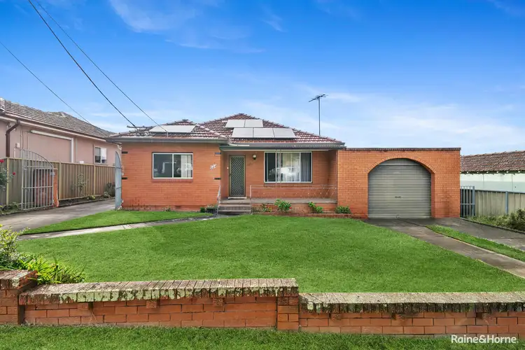 32 Granville Street, Fairfield NSW 2165