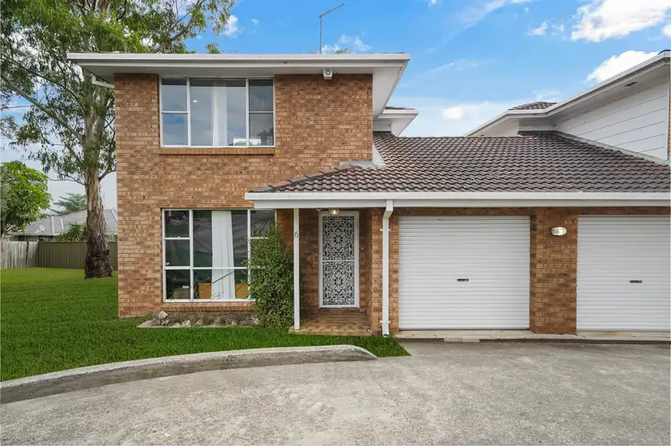 6/4 Jacquinot Place, Glenfield NSW 2167