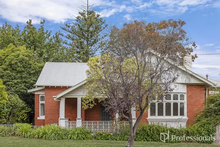 20 Chaucer Street, Hamilton VIC 3300