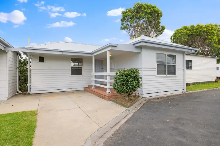2/3 Jemmesons Street, Lakes Entrance VIC 3909