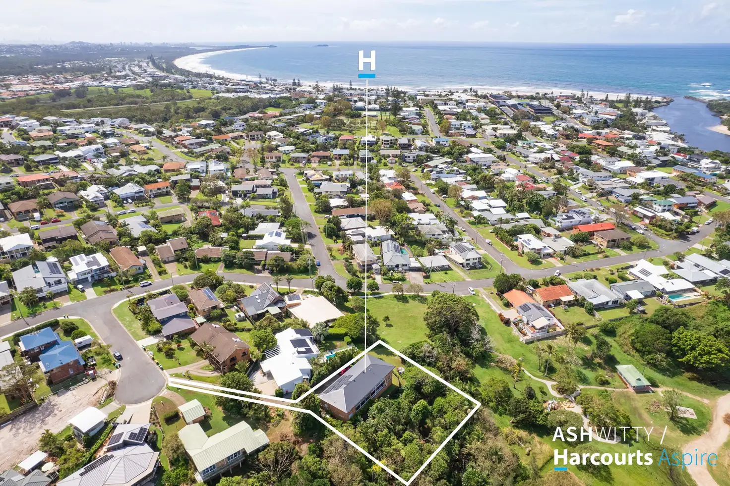 Main view of Homely semi-detached listing, 1&2/4 Quirk Place, Kingscliff NSW 2487