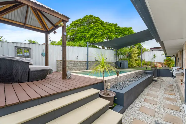 7 Irvine Street, Pacific Pines QLD 4211