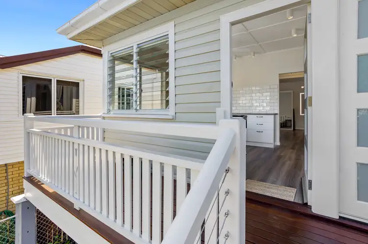 2/23 Kate Street, Shorncliffe QLD 4017