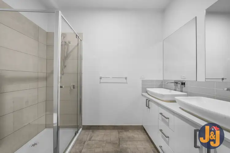 Fifth view of Homely house listing, 2/8 Raglan Street, Wallan VIC 3756