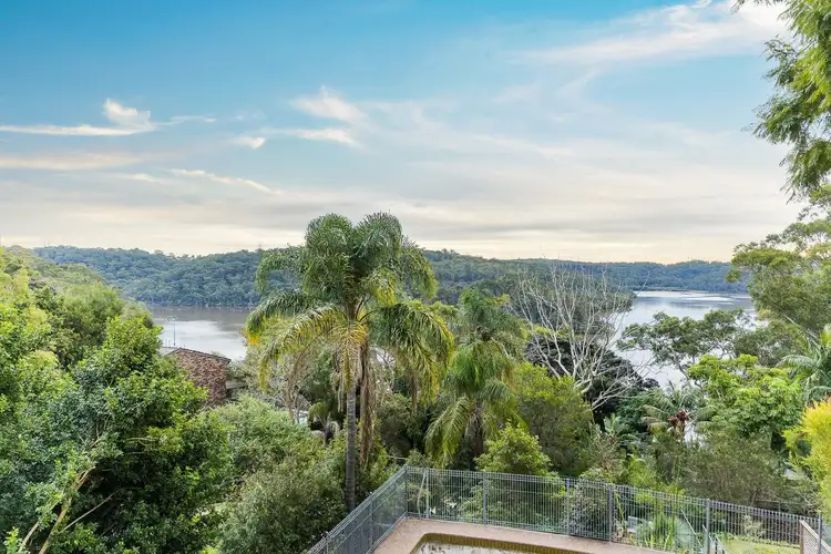 16 Moons Avenue, Lugarno NSW 2210