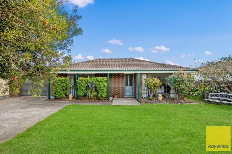 17 Longfellow Drive, Delahey VIC 3037