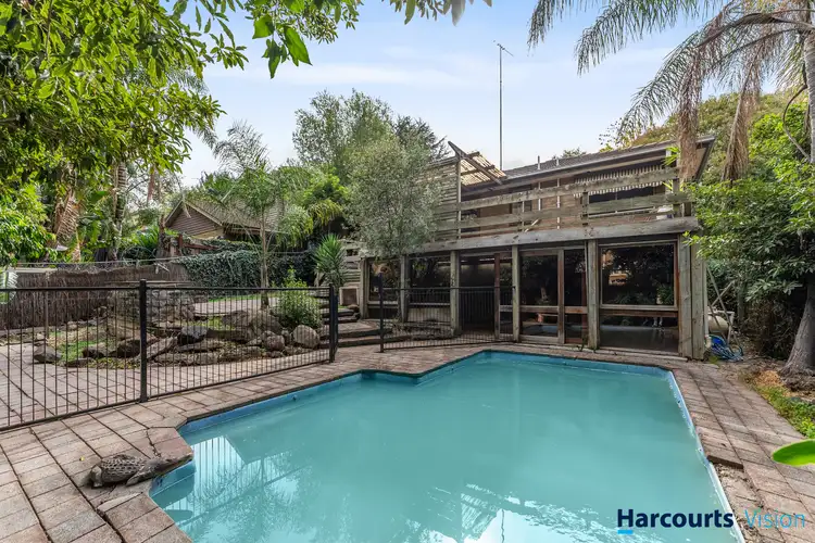 25 Herbert Crescent