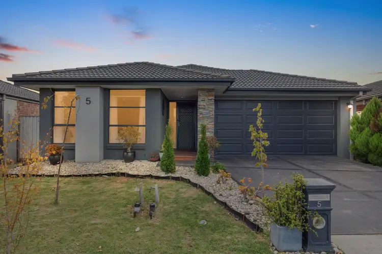 5 Farmdale Road, Pakenham VIC 3810