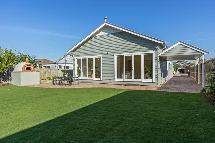 6 Knight Avenue, Herne Hill VIC 3218