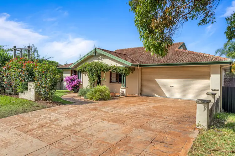 249 Cresthaven Avenue, Bateau Bay NSW 2261
