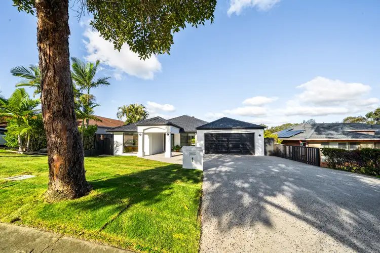 1 Peachwood Court, Robina QLD 4226