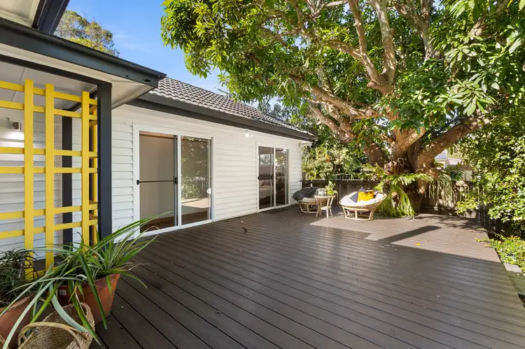 8 Bradman Street