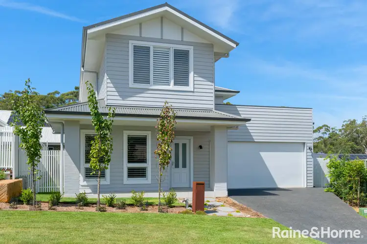 4 Brookwater Crescent, Mollymook Beach NSW 2539