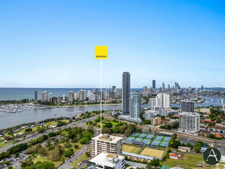 14E/10 Marine Parade, Southport QLD 4215