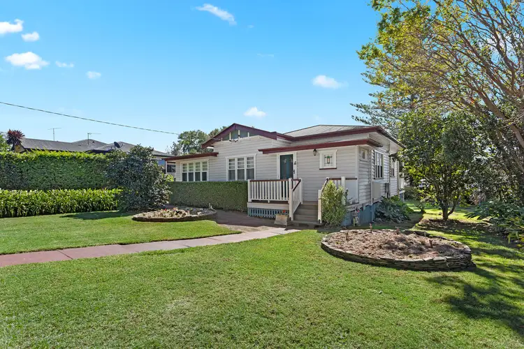 25 Seaton Street, South Toowoomba QLD 4350