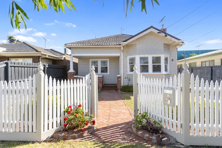 8 Linden Street