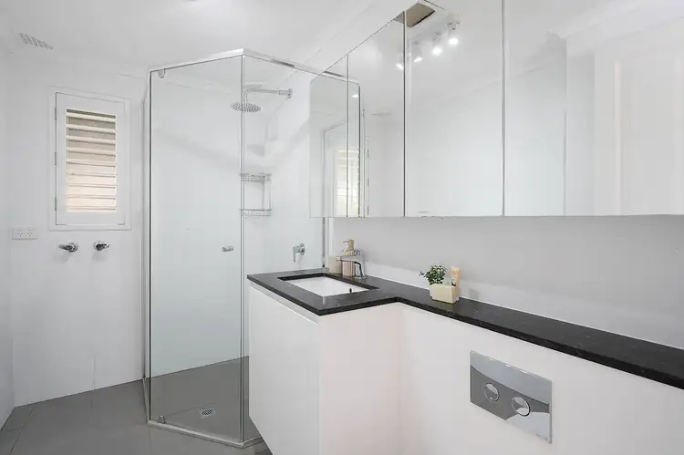 Fifth view of Homely apartment listing, 2/1 Billong Street, Kurraba Point NSW 2089